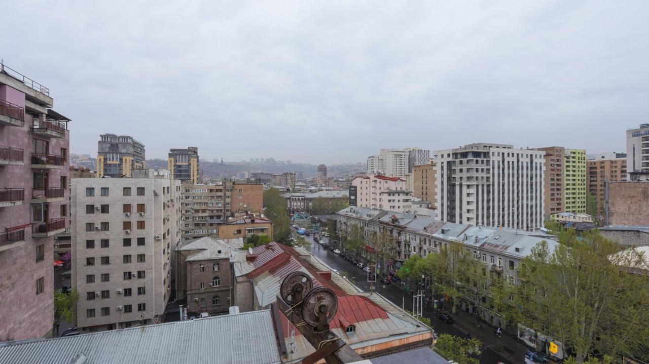 Stay Inn Apartments On Amiryan 15 يريفان المظهر الخارجي الصورة