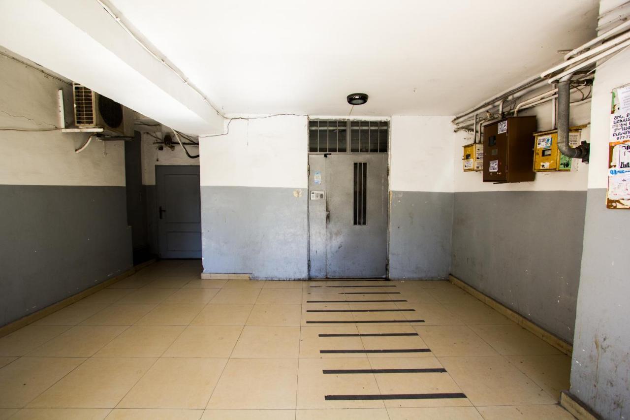 Stay Inn Apartments On Amiryan 15 يريفان المظهر الخارجي الصورة