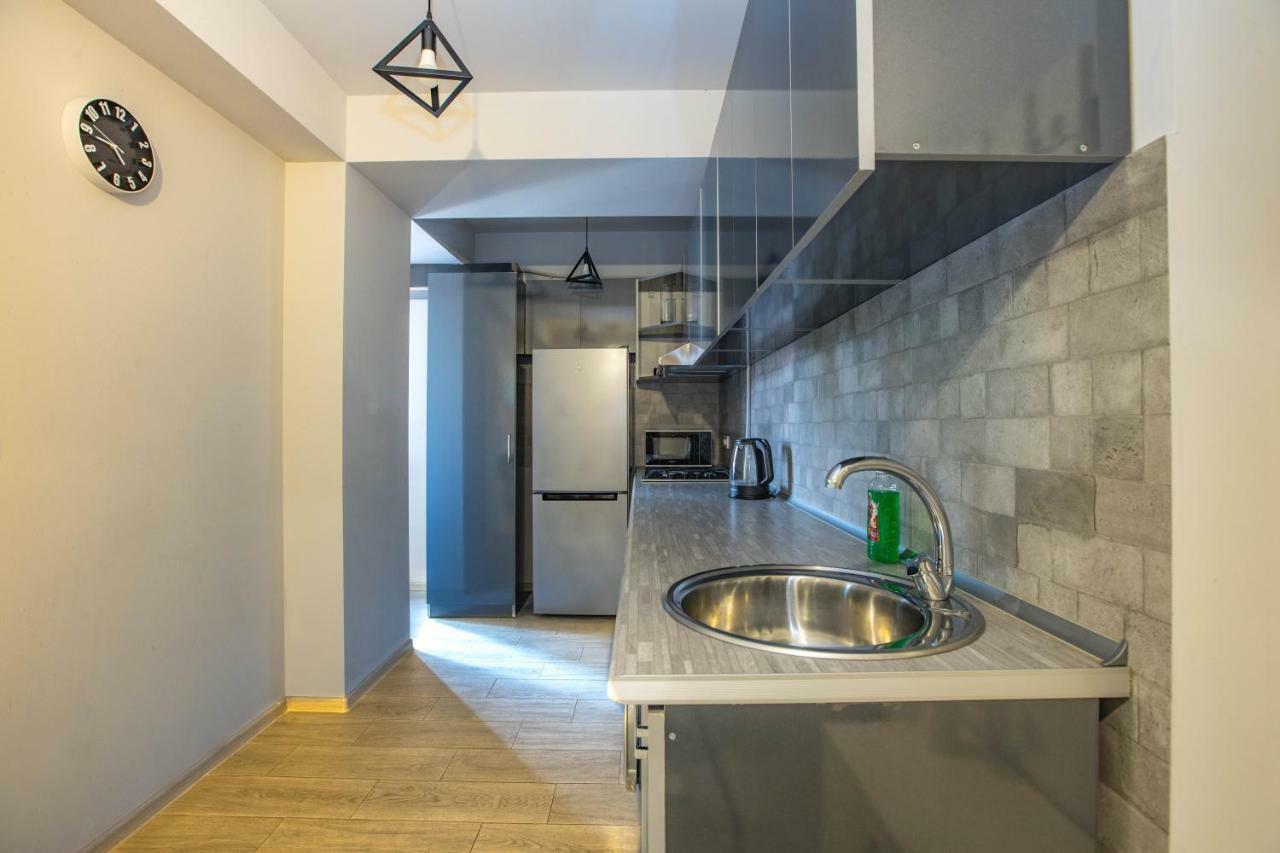 Stay Inn Apartments On Amiryan 15 يريفان المظهر الخارجي الصورة